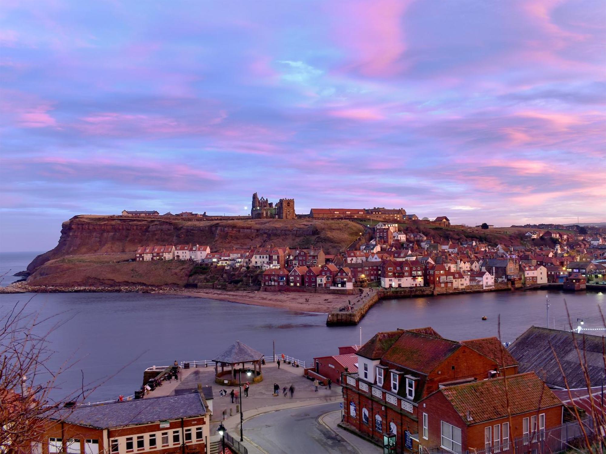 Downdinner Hill Whitby Extérieur photo